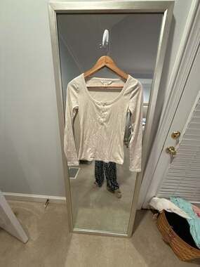 Athleta Women's Ribbed Long Sleeve Henley Top Cream Size XS